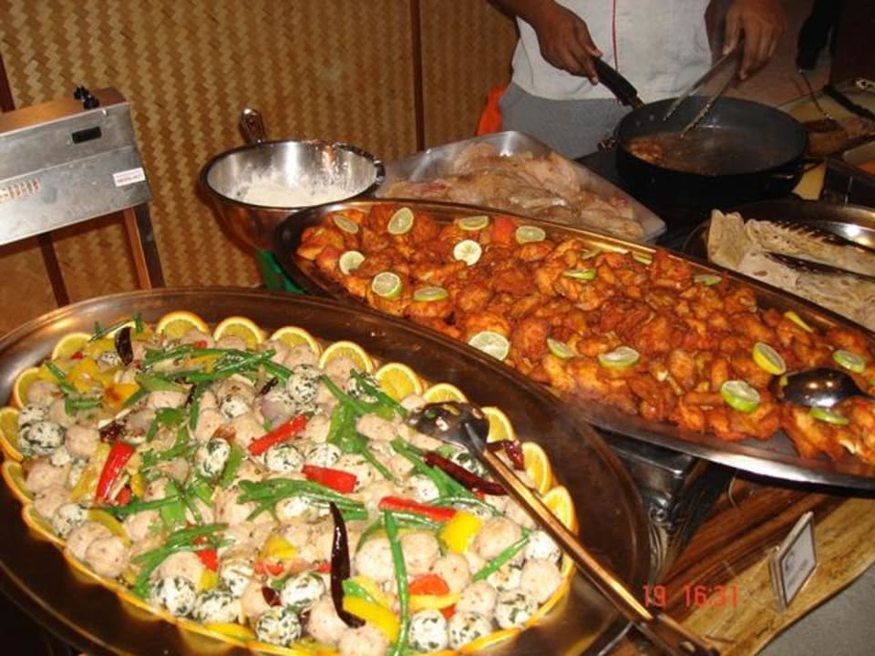 Buffet - Ausschnitt  Thulhagiri Island Resort