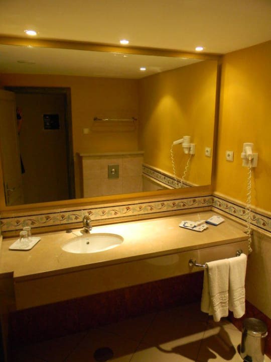 Sehr große Ablage  allsun App.-Hotel Albatros