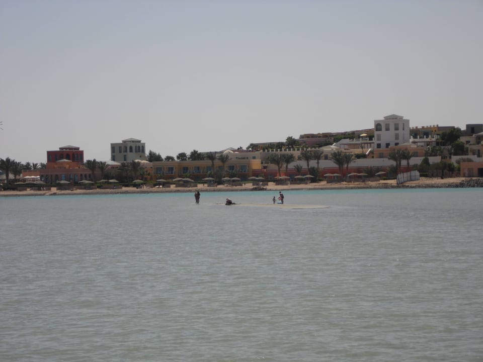 The water is only 20cm deep 100m from the beach Panorama Bungalows Resort El Gouna