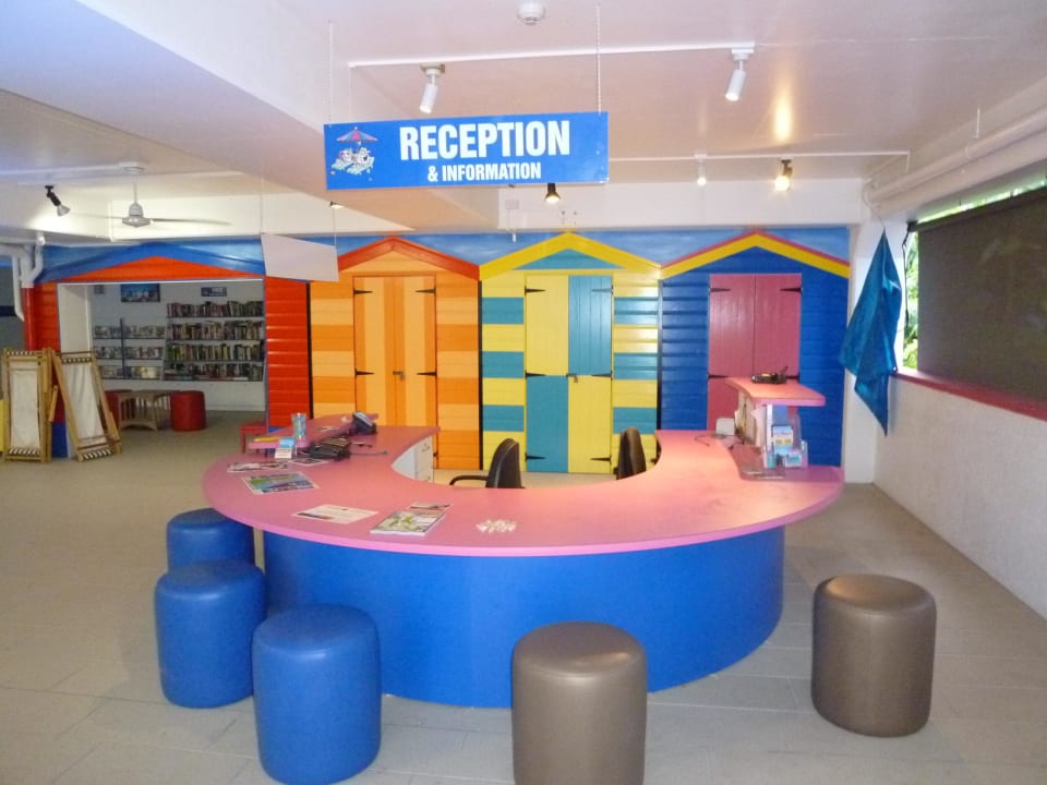 Pop Art Apartments By The Sea Port Douglas