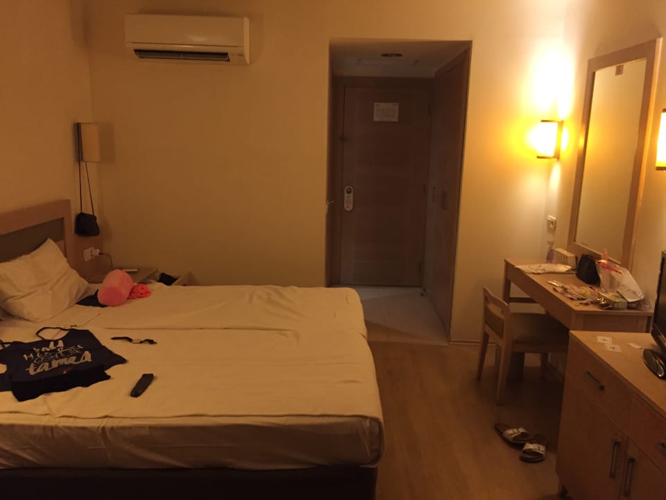 Zimmer Side Breeze Hotel