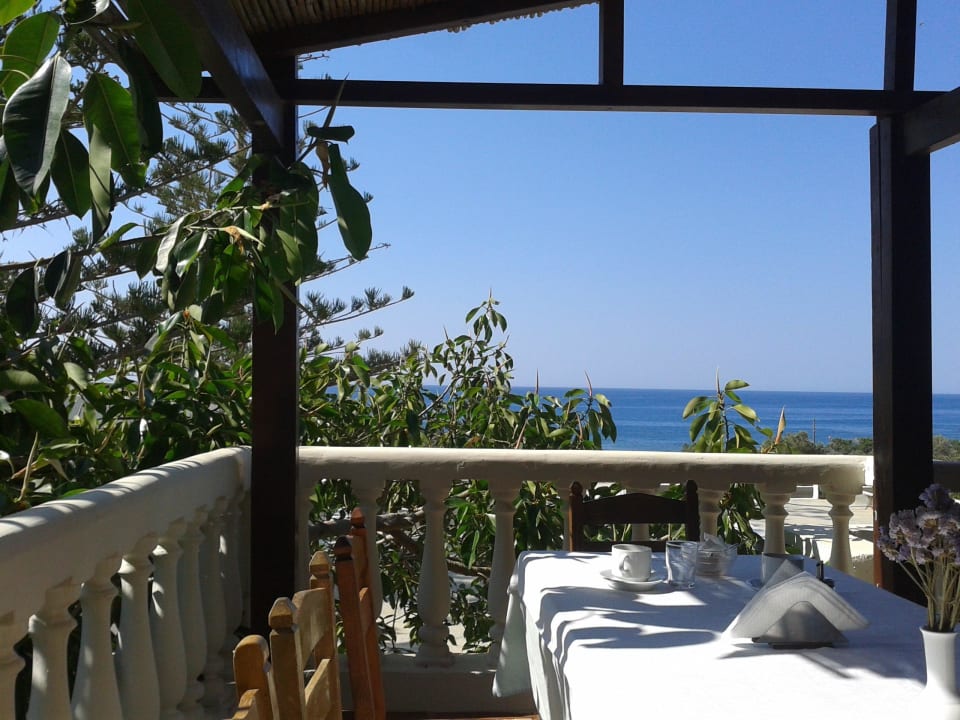 Gibt es einen schöneren Platz zum Frühstücken? Coriva Beach Hotel & Bungalows