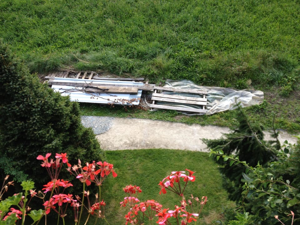 Blick von unserem Balkon auf den "Sinnesweg" Naturhotel Ortners Eschenhof Alpine Slowness
