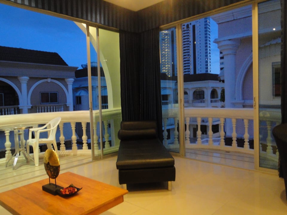 Executive suite East Suites