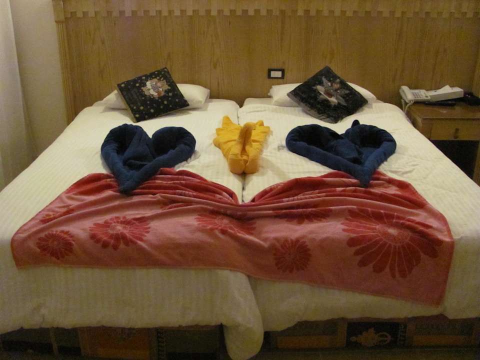 Bett liebevoll gemacht fast jeden Tag Pickalbatros Alf Leila Wa Leila Resort - Neverland Hurghada