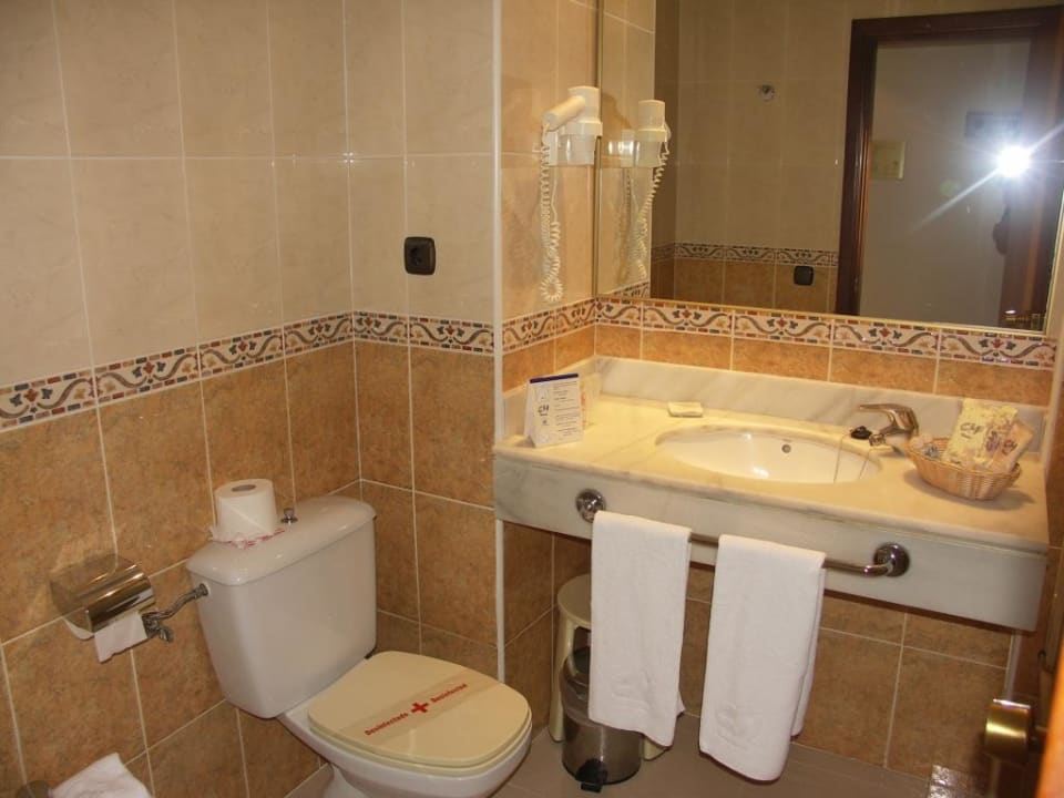 Badezimmer aus DZ mit Meerblick CM Playa del Moro