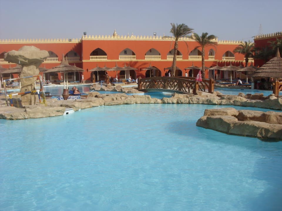 Der Hauptpool Pickalbatros Alf Leila Wa Leila Resort - Neverland Hurghada