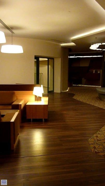 Die Lobbybar im neuen Stil VONRESORT Golden Coast