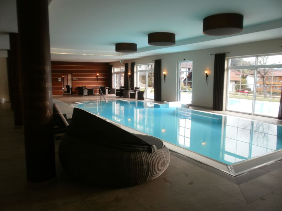 Schöne Poolanlage leider für uns zu kalt! Panoramahotel Oberjoch