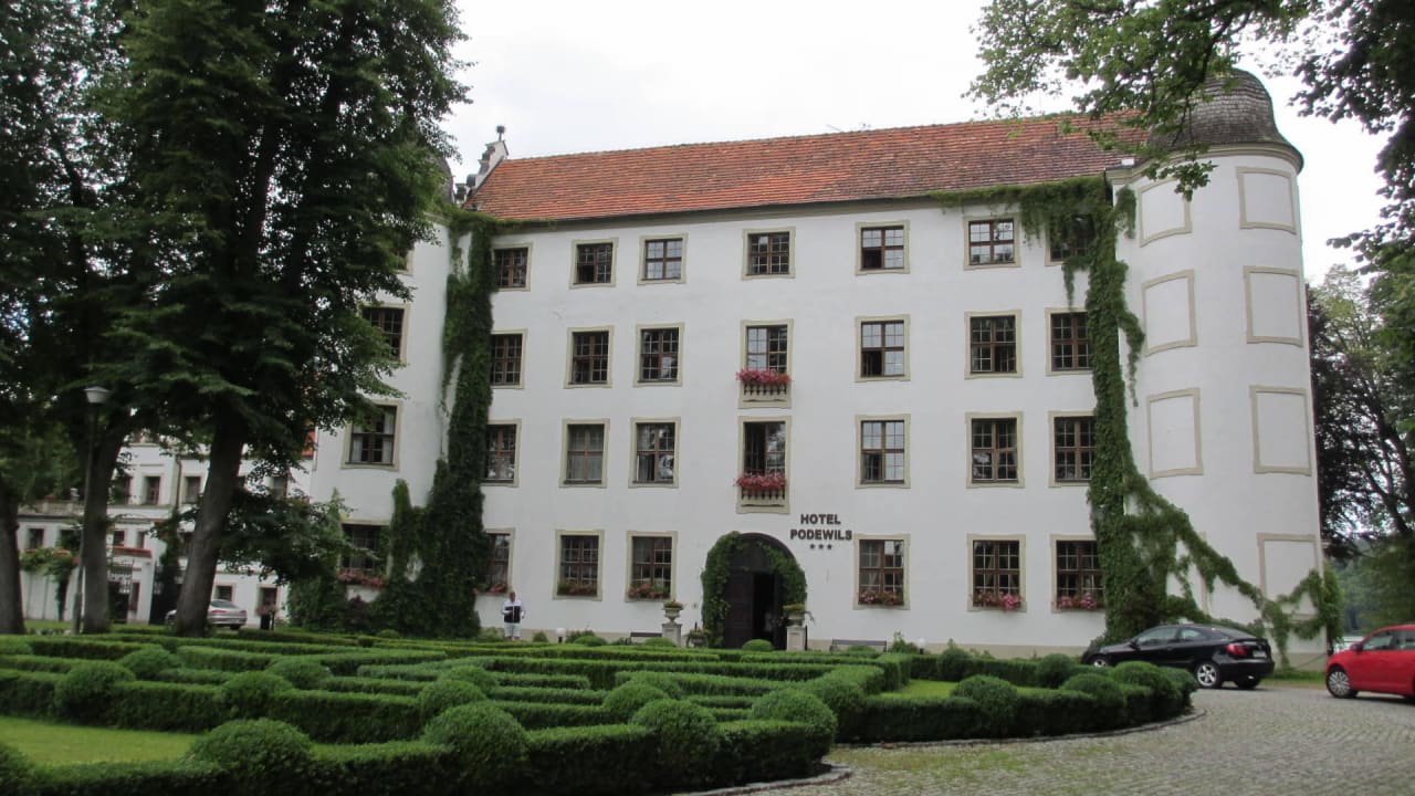 Haupteingang zum Hotel Podewils Schlosshotel