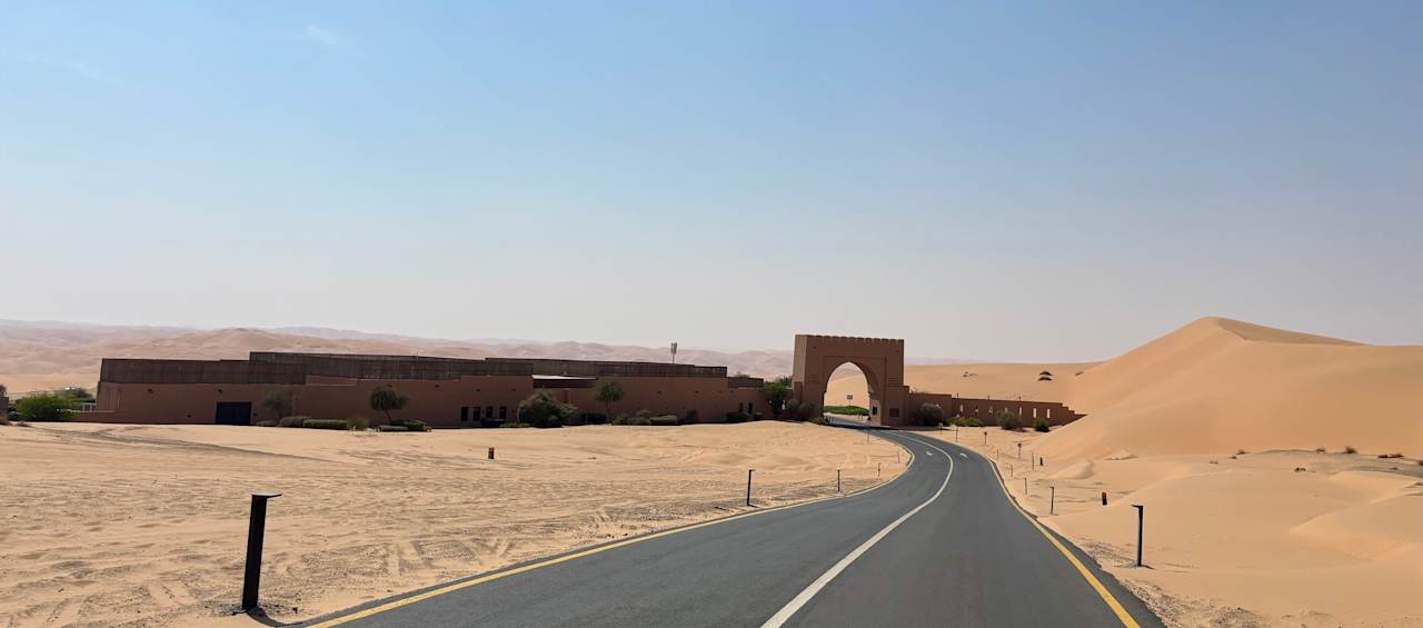 Sonstiges Bab Al Nojoum Bateen Liwa