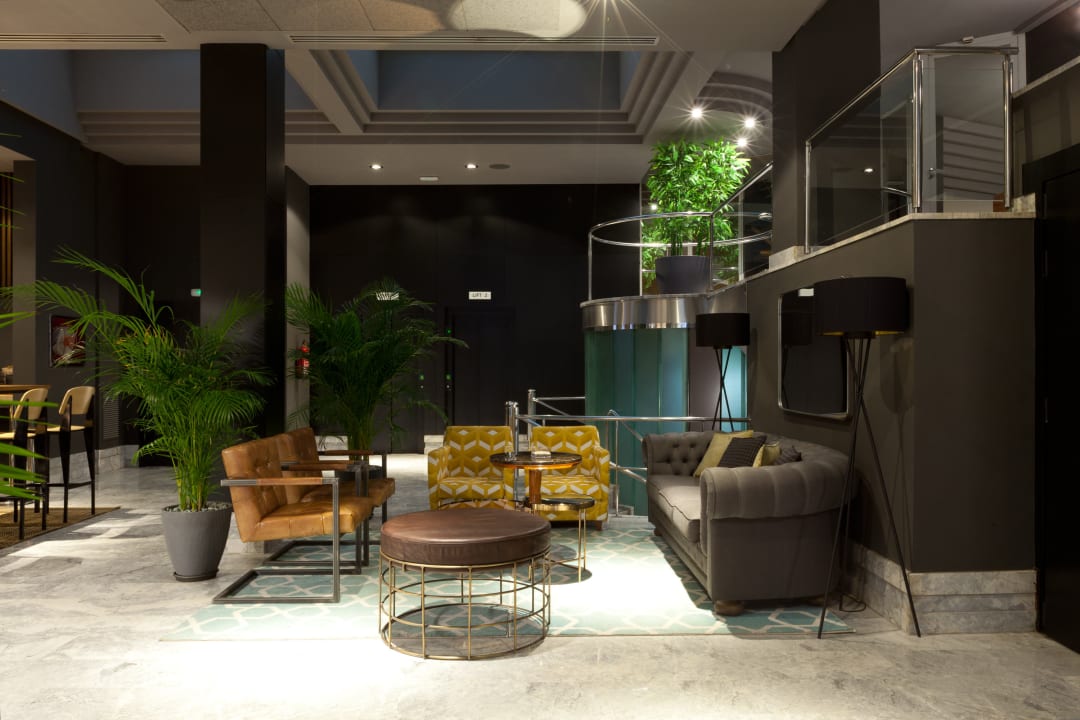 Lobby Hotel Malcom and Barret