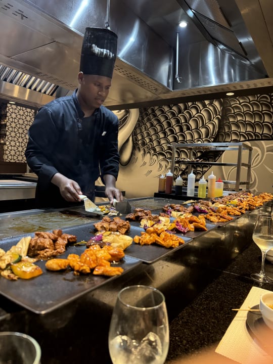 Gastro Serenade All Suites - Adults Only Resort