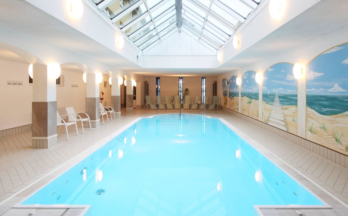 Schwimmbecken AKZENT Hotel Am Burgholz