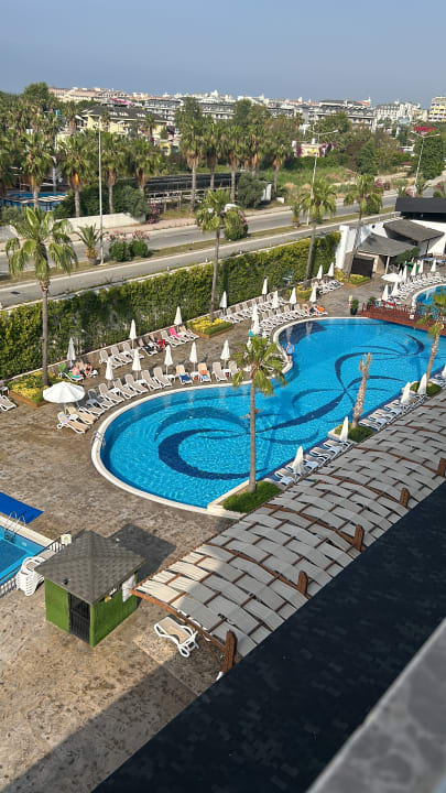 Pool Mary Hotel Side