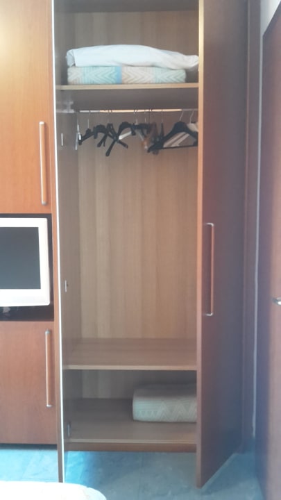 Schrank  Hotel Parigi