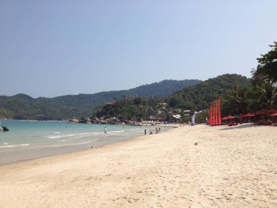 Strand rechts vom Hotel  Anantara Rasananda Koh Phangan -  Villas