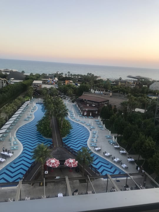 Zimmer Saturn Palace Resort Hotel