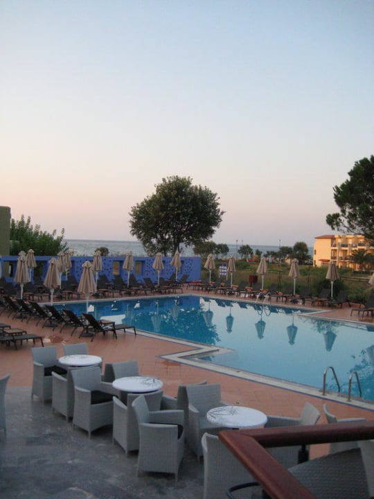 Blick von der Bar zum Pool Eliros Mare