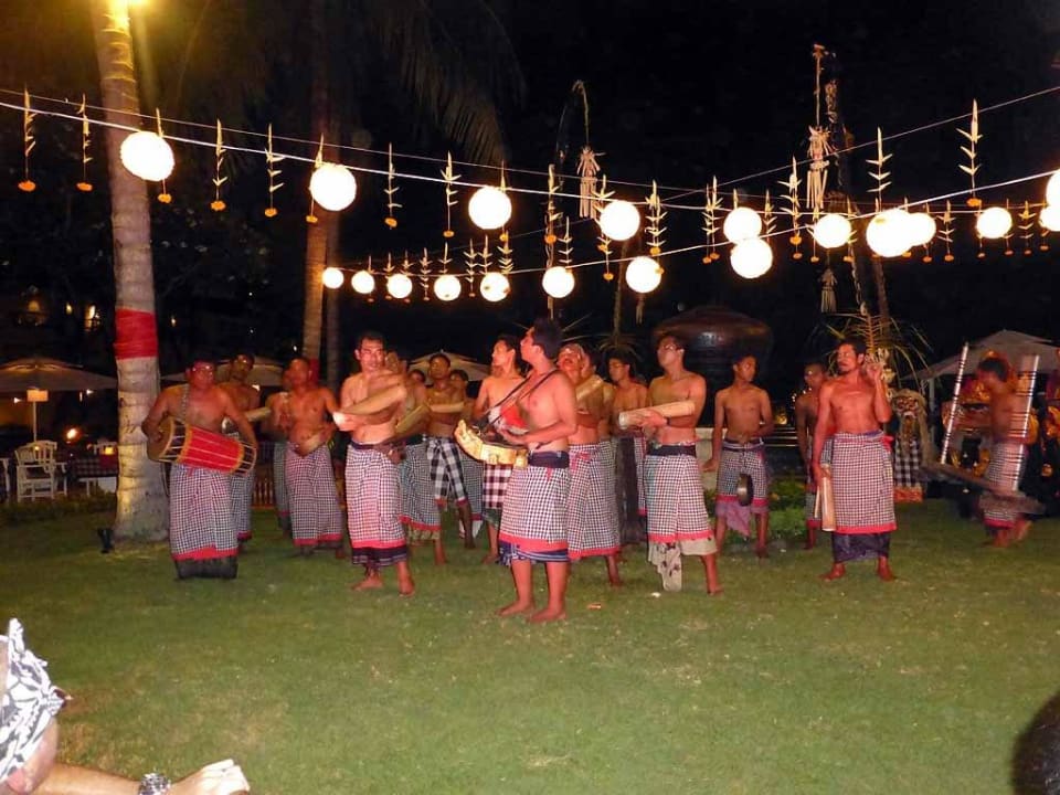 Balinesische Tänze zum Buffet InterContinental Bali Resort
