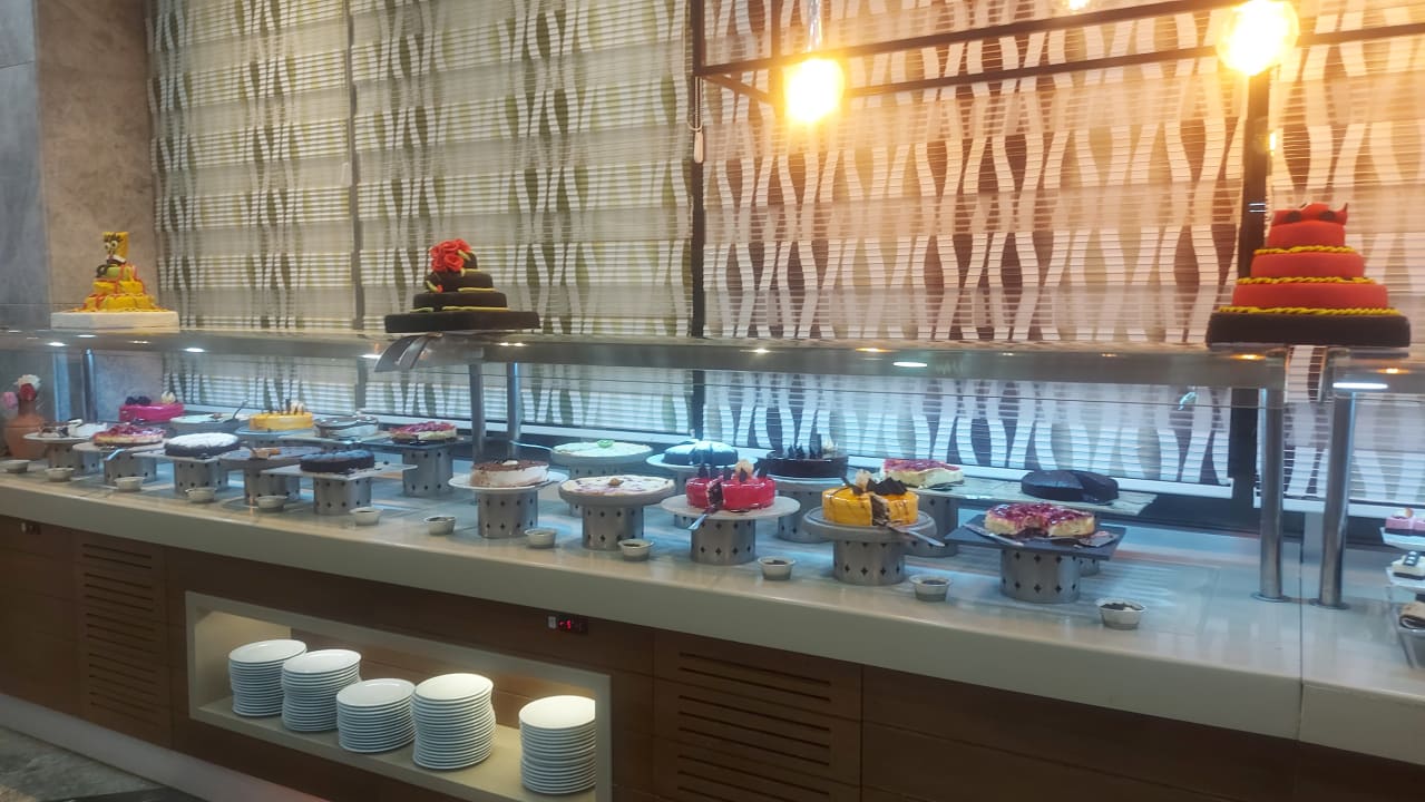 Gastro Saturn Palace Resort Hotel