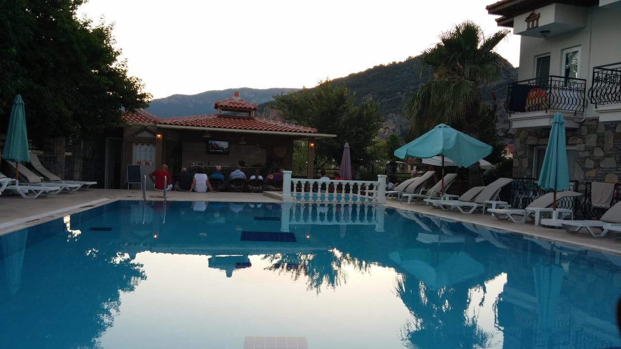 Pool mit Bar Dalyan Basar Hotel