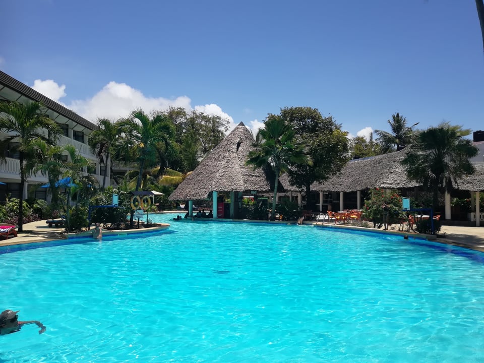 Pool Hotel Traveller's Club