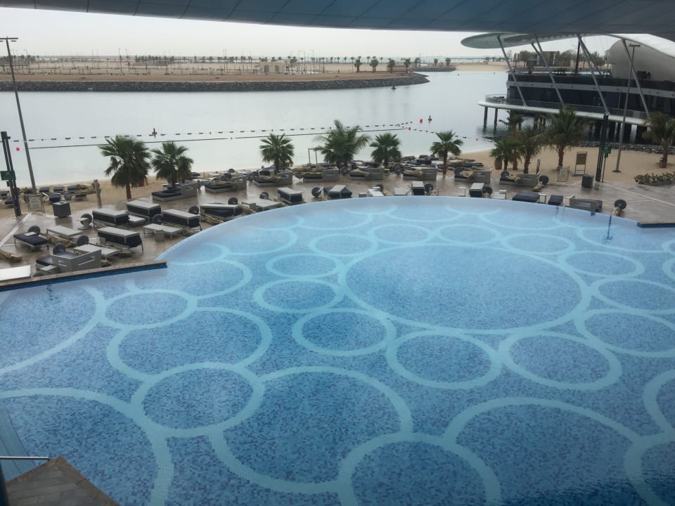 Pool Conrad Abu Dhabi Etihad Towers