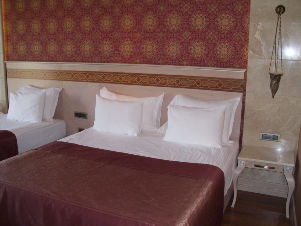 Schlafzimmer mit Kingsizebett  Güral Premier Tekirova