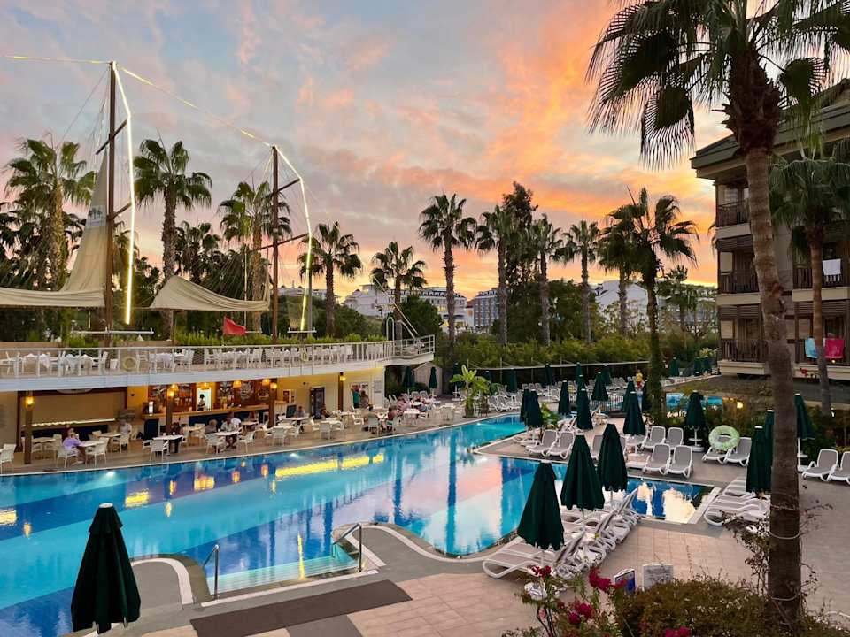 Pool Can Garden Resort