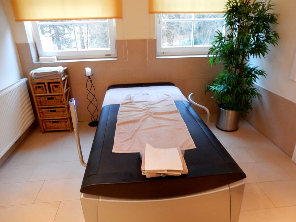 Hier das Bett für die Überwasser-Massage Wellnesshotel Allmer
