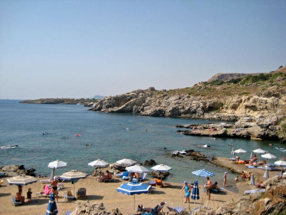 Strand mit Kiesel Hotel Kalithea Horizon Royal