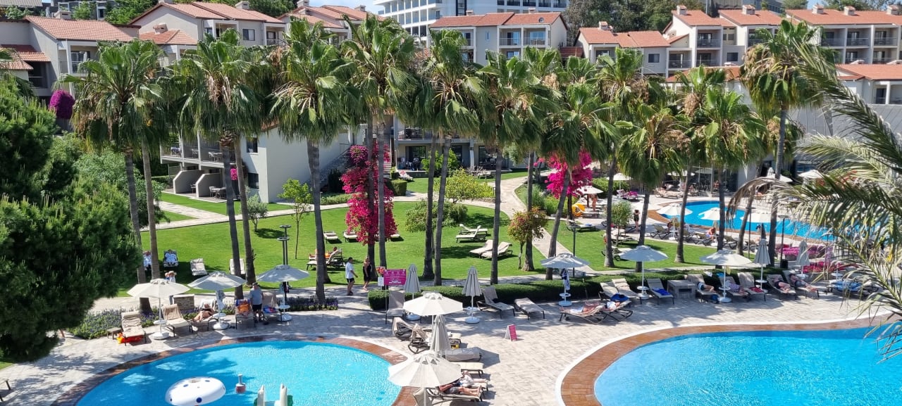 Pool Arum Barut Collection