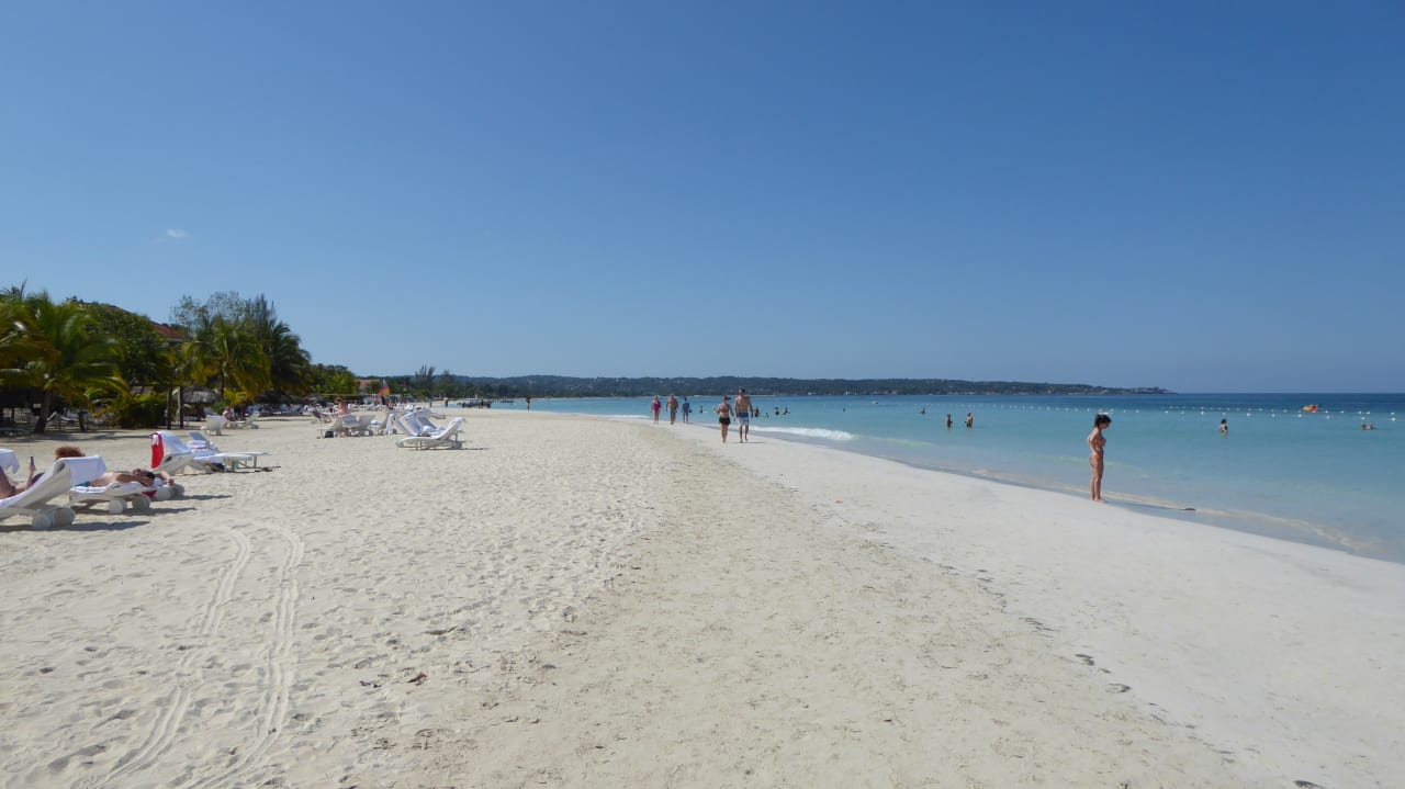 Strand Couples Swept Away - Adults only