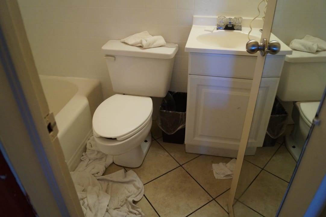 Bad Howard Johnson Inn - Historic St. Augustine FL