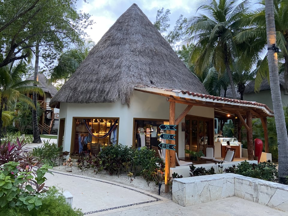 Gartenanlage Mahekal Beach Resort