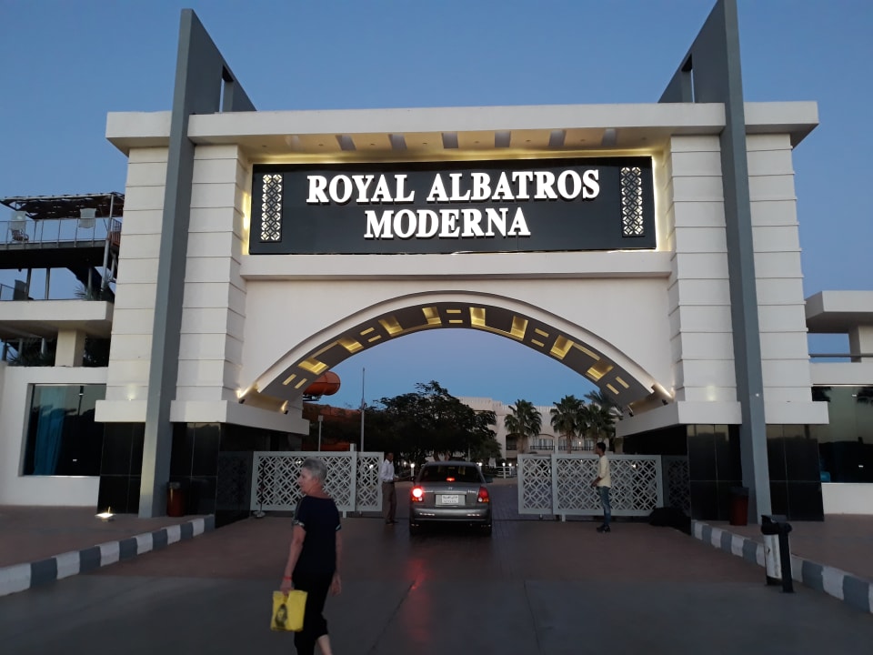 Außenansicht Pickalbatros Royal Moderna Resort-Sharm El Sheikh