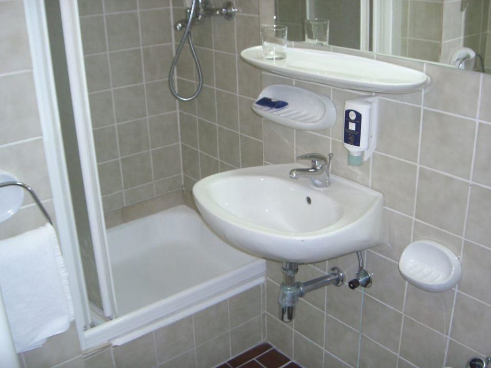 Duschkabineneinstieg Hotel Parentium Plava Laguna