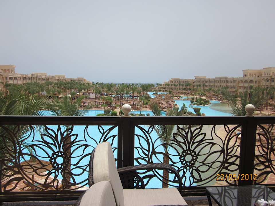 Blick von der Lobby auf den Pool Pickalbatros Palace Resort