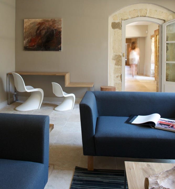 Salon télé Hotel La Begude Saint Pierre