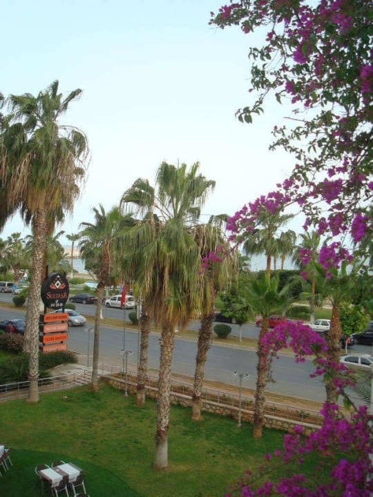 Blick zur Promenade Hotel Sultasa