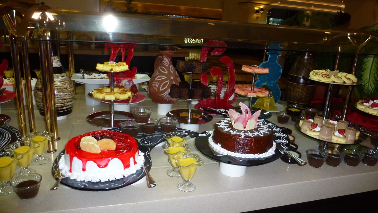 Viele, leckere Sachen, von Hüftgold bis gesund Seamelia Beach Resort