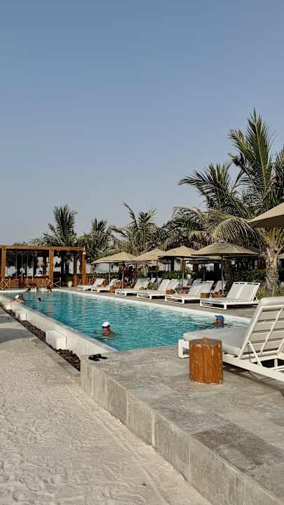 Pool Mövenpick Resort Al Marjan Island