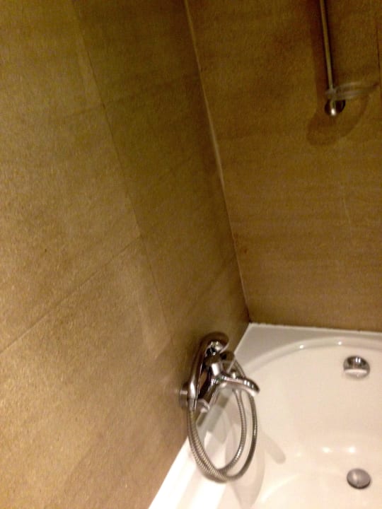 Badewanne Hotel GDM Megaron Historical Monument Hotel