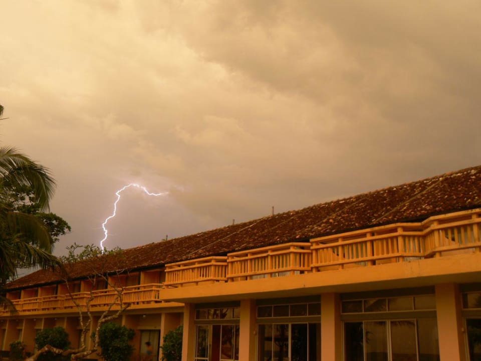 Nadchodzi monsun EKHO Surf