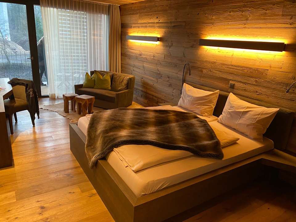 Zimmer Riverside Hotel