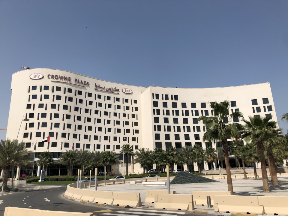 Außenansicht Crowne Plaza Hotel Yas Island