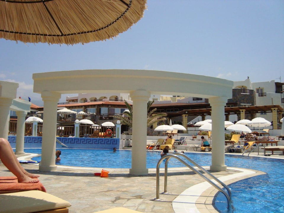 Poolbereich Alexander Beach Hotel & Village Resort