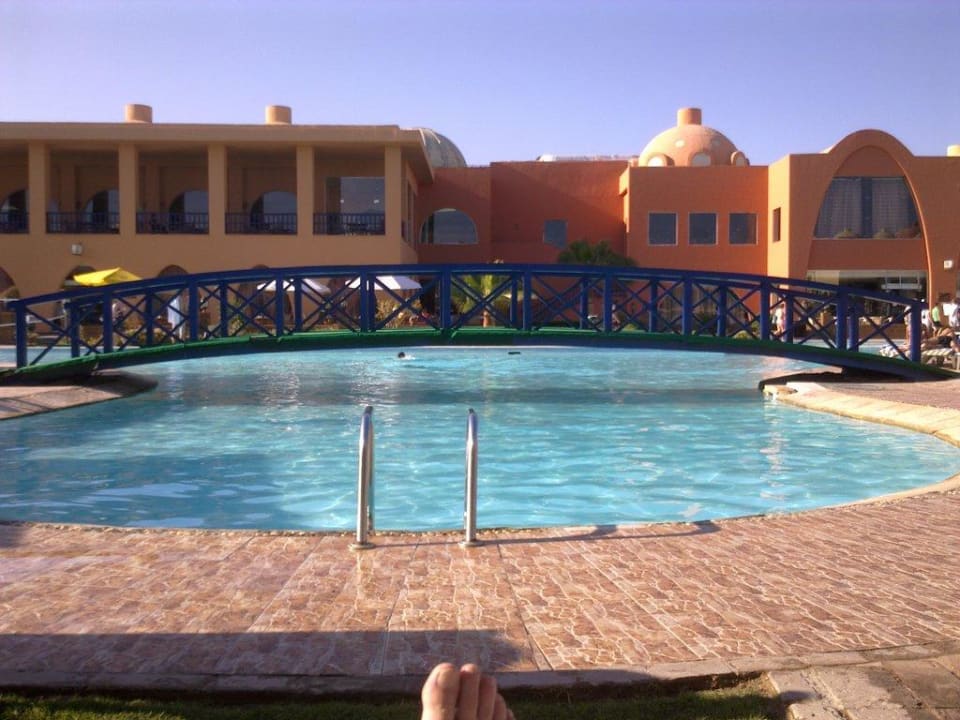 Basen z podgrzewaną wodą Titanic Beach Spa & Aqua Park