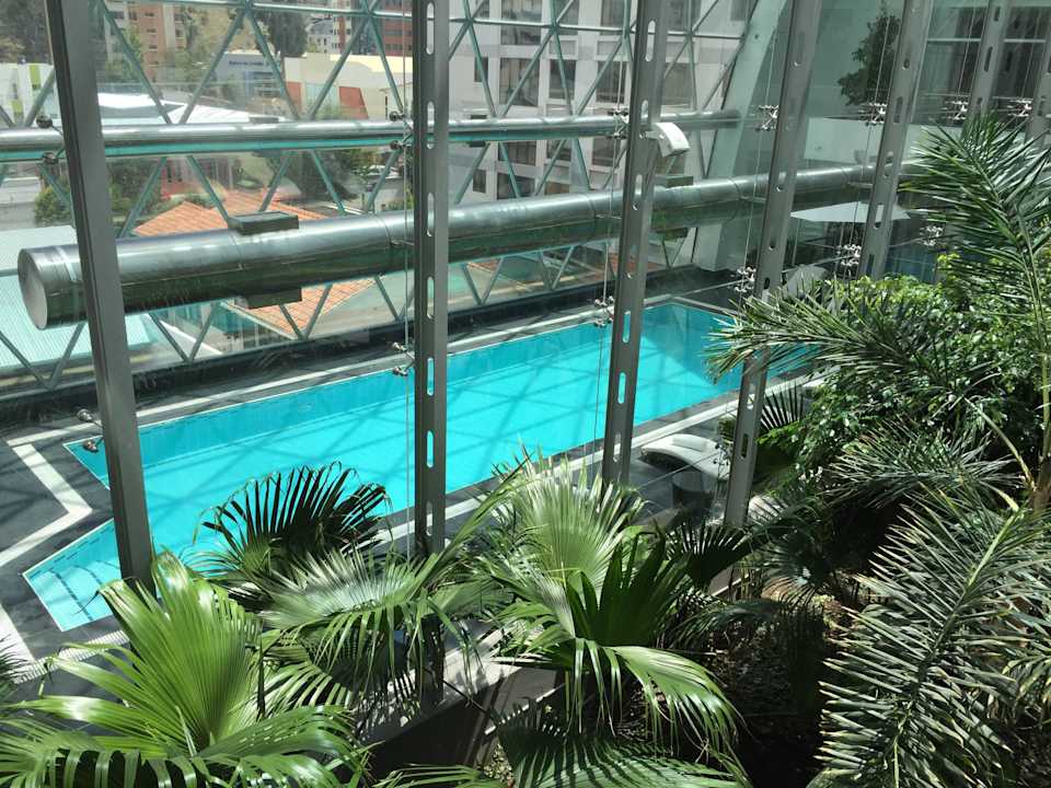 Pool im Atrium Casa Grande Hotel
